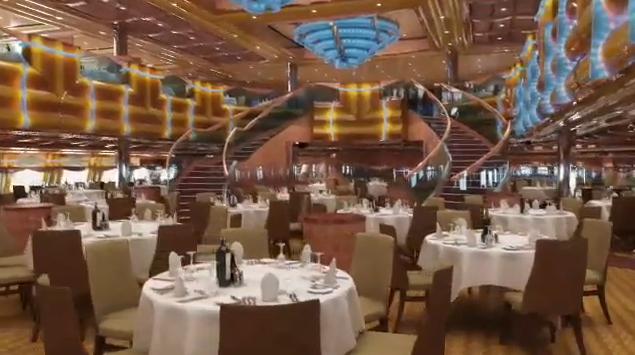 El elegante Restaurante Principal del Carnival Magic CRUCEROS FAMILIARES MEDITERRANEO CARNIVAL CRUISES OFERTA